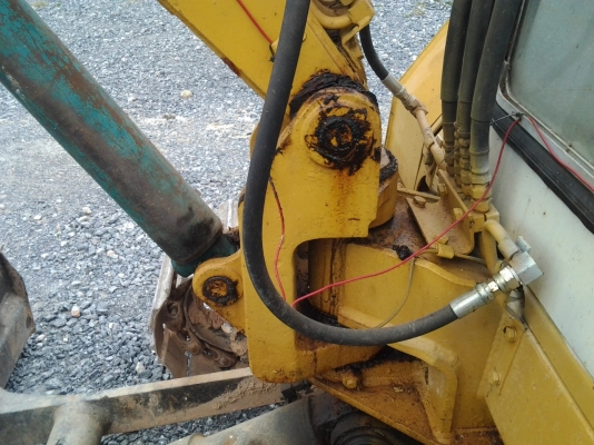ขายรถแบ๊คโฮ KOMATSU PC30 รุ่น 3 มีเก๋ง สภาพสวยๆเดิมๆ