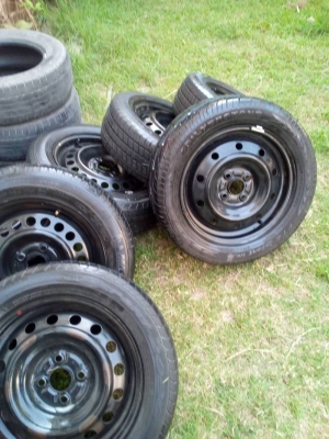 กะทะล้อ ขอบ15 ขนาด 4 รู 100 mm. พร้อมยาง 185/60R15 หรือ เลือกได้ 175/65R15 โทร.081-427-3941 ตจว.ส่งไ