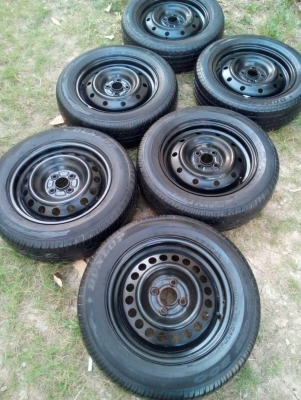 กะทะล้อ ขอบ15 ขนาด 4 รู 100 mm. พร้อมยาง 185/60R15 หรือ เลือกได้ 175/65R15 โทร.081-427-3941 ตจว.ส่งไ กะทะล้อ ขอบ15 ขนาด 4 รู 100 mm. พร้อมยาง 185/60R15 หรือ เลือกได้ 175/65R15 โทร.081-427-3941 ตจว.ส่งไ