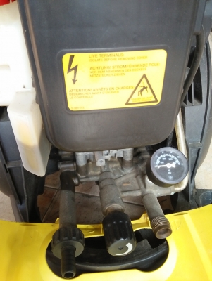 เครื่องฉีดน้ำแรงดันสูง Karcher HD 6/15C สภาพพร้อมใช้ (เยอรมันแท้) เครื่องฉีดน้ำแรงดันสูง Karcher HD 6/15C สภาพพร้อมใช้ (เยอรมันแท้)