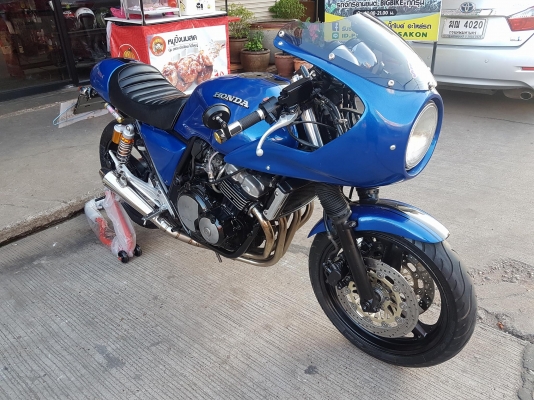 ขายแลกเทรินร์คับ HONDA CB400 ปี93 แต่งCAFE RACER สีสวย แฮนด์แต่ง ท่อแต่ง โม่งใหญ่ ทะเบียนพร้อมโอน ราคา 63500 บาท ส่งได้ทั่วไทยคับ สนใจติดต่อ 081-0578282 FACEBOOK ชาญณรงค์ ป๊อป ชัยอมฤต ไอดีไลน์ POPBIGBIKESAKON คับ สนใจรถสวย ถูก ดี ต้อง POP BIGBIKE SAKONNAK