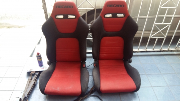 เบาะรถยนต์