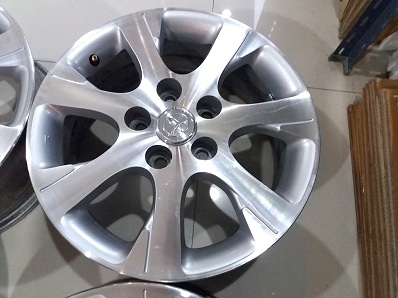 16นิ้ว 5 รู114 ET50 กว้าง 6.5ใส่โตโยต้าได้เกือบทุกรุ่น ไม่ซ่อม ตจว มีบริการจัดส่งฟรี