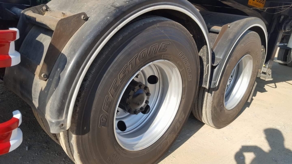ขาย หัวลาก ISUZU 360 แรงม้า ปี 56 พร้อมหางพ่วงพื้นเรียบ 3 เพลา ปี 58 สภาพสวยพร้อมใช้งาน พร้อมแยกขายห