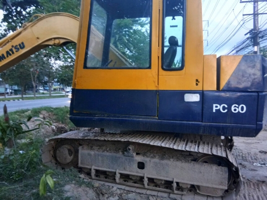 ขายรถแบคโฮ KOMATSU PC60-5 ราคา 330000