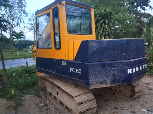 ขายรถแบคโฮ KOMATSU PC60-5 ราคา 330000