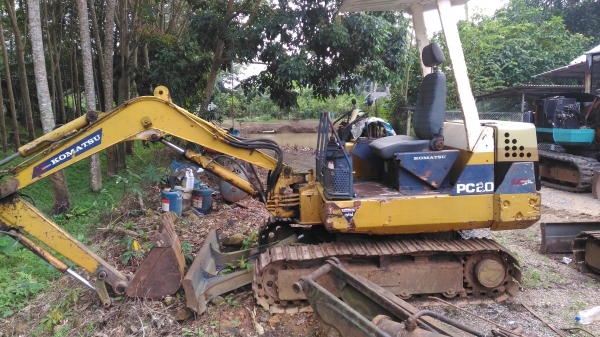 ขายถูก KOMATSU PC 20-6 สภาพดี พร้อมใช้งาน