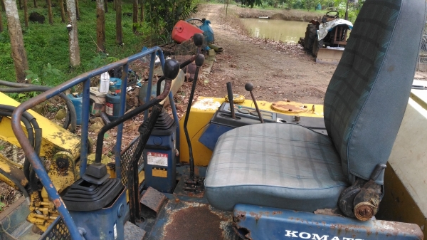 ขายถูก KOMATSU PC 20-6 สภาพดี พร้อมใช้งาน ขายถูก KOMATSU PC 20-6 สภาพดี พร้อมใช้งาน