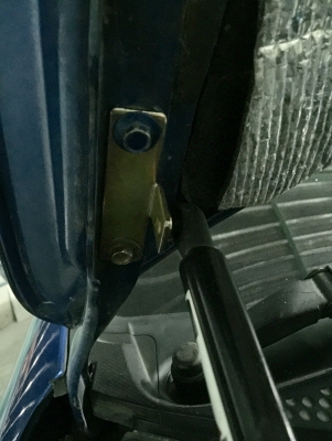 ขายโช๊คค้ำฝากระโปรงรถยนต์ HONDA รุ่น JAZZ ปี 01-07