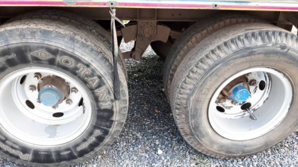 ขายดาวน์ 350,000 ISUZU DECA 360 ปี 53 แม่ลูกดั้มเกษตร  แม่ดั้มยาว 6.20 ม. ลูก 3 คาน ยาว 7.0 ม. ดั้มอู่ สหกิจ ดาวน์ 350,000 ค้าง 6 งวด  ผ่อน 61,000&times;38 รถอยู่ นางรอง 090-772-3710 090-772-3708