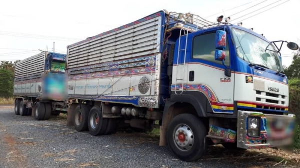 ขายดาวน์ 550,000 ISUZU DECA 360 ปี 53 แม่ลูกดั้มเกษตร  แม่ดั้มยาว 6.20 ม. ลูก 3 คาน ยาว 7.0 ม. ดั้มอู่ ส.สมบัติ ดาวน์ 550,000 ค้าง 3 งวด  ผ่อน 60,000&times;34 รถอยู่ นางรอง 090-772-3710 090-772-3708