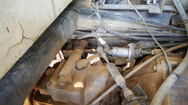 ขาย 335,000 หกล้อดั้ม HIN0 KM777 เครื่อง 117 เครื่องดี  คัชชีสวย  รถพร้อมใช้  เอกสารเล่มทะเบียน รถอยู่ อุบลฯ 090-772-3710 090-772-3708