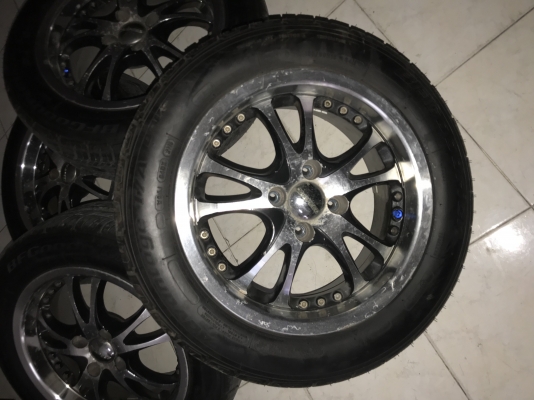 แม็กขอบ 15. 4/100  ไม่มีซ่อม  ยาง bf goorich 185/60R15 ปี16  ขายยกชุด 4900 ID line Tel 0850448320