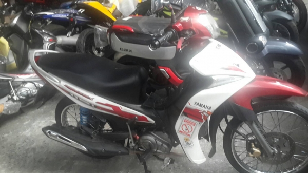 ขาย Yamaha Spark 115 i ปี 56 สตาร์ทมือ เครื่องดีเดิมๆ ไม่หลวม ชุดสีภายนอกใช้ได้
