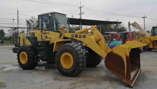 มาใหม่ KOMATSU WA380-5 สภาพสวย นำเข้าจากญี่ปุ่น โทร.090-986-2521 อ๊อบ