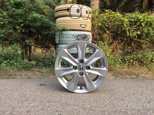 ขายล้อแม็ก Honda Jazz รุ่น TOP ขอบ 15  4 ล้อ ราคา 3,200 บาท ราคาถูกๆ