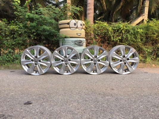 ขายล้อแม็ก Honda Jazz รุ่น TOP ขอบ 15  4 ล้อ ราคา 3,200 บาท ราคาถูกๆ