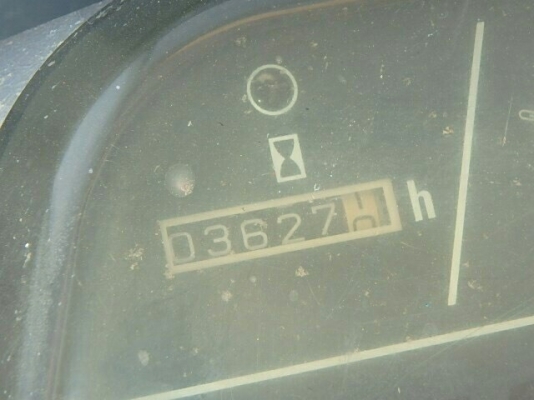 ถึงเมืองไทยแล้วจ้า... KOMATSU  PC30-7  เก่านอกแท้  สภาพสวยมากๆ  มีลายแย๊ก  เดิมๆ  ชั่วโมงน้อย   โทร 089-7462641  สุวรรณี