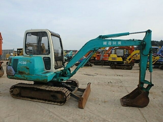 ถึงเมืองไทยแล้วจ้า... KOMATSU  PC30-7  เก่านอกแท้  สภาพสวยมากๆ  มีลายแย๊ก  เดิมๆ  ชั่วโมงน้อย   โทร 089-7462641  สุวรรณี