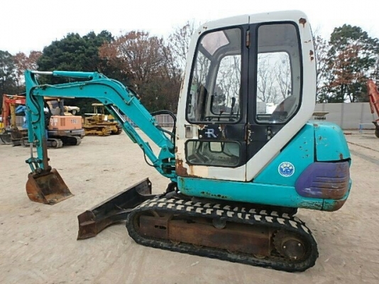 ถึงเมืองไทยแล้วจ้า... KOMATSU  PC30-7  เก่านอกแท้  สภาพสวยมากๆ  มีลายแย๊ก  เดิมๆ  ชั่วโมงน้อย   โทร 089-7462641  สุวรรณี