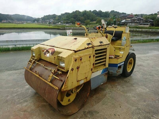 มาใหม่จ้า..รถบด KAWASAKI  KV 4AII  เก่านอกแท้   เดิมๆๆ  สภาพสวยมากๆ  ยังไม่เคยใช้งานในไทย  3,xxx  ชั่วโมง