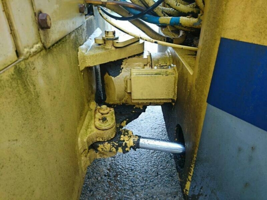 มาใหม่จ้า..รถบด KAWASAKI  KV 4AII  เก่านอกแท้   เดิมๆๆ  สภาพสวยมากๆ  ยังไม่เคยใช้งานในไทย  3,xxx  ชั่วโมง