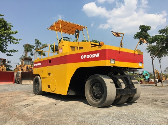 รถบดเจ็ดล้อยาง DYNAPAC R20 เครื่องยนต์ ISUZU 6BD1 พวงมาลัยเพาเวอร์ FROM JAPAN สภาพพร้อมใช้งาน สนใจติดต่อ 063-9316985 ID LINE : 0639316985 ครับ