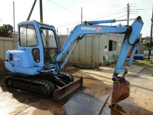 ขายจ้า AIRMAN AX30  เก่านอกแท้  สภาพสวย เครื่อง ISUZU ปั๊มนิ้ว  พร้อมใช้  โทร 089-7462641  สุวรรณี