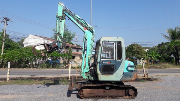 รถขุด Yanmar B50-2 พร้อมหัวคีบไม้ เก่าญี่ปุ่น รถขุด Yanmar B50-2 พร้อมหัวคีบไม้ เก่าญี่ปุ่น