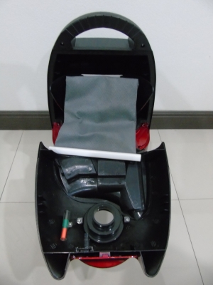 เครื่องดูดฝุ่น Starwell รุ่น ST-118  1500 วัตต์ ของใหม่ มือหนึ่ง แกะกล่อง อุปกรณ์ครบ  คุณสมบัติ  ถังดักฝุ่นขนาด 3.5 ลิตร พร้อมระบบกรอง 3 ชั้นในตัวเครื่อง มอเตอร์แรง 1,500 วัตต์ ล้อและหัวท่อที่ตัวเครื่อง หมุนได้ 360 องศา สวิทซ์ควบคุมการทำงานขนาดใหญ่ แข็งแร