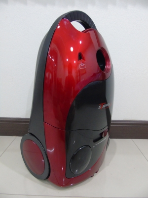 เครื่องดูดฝุ่น Starwell รุ่น ST-118  1500 วัตต์ ของใหม่ มือหนึ่ง แกะกล่อง อุปกรณ์ครบ  คุณสมบัติ  ถังดักฝุ่นขนาด 3.5 ลิตร พร้อมระบบกรอง 3 ชั้นในตัวเครื่อง มอเตอร์แรง 1,500 วัตต์ ล้อและหัวท่อที่ตัวเครื่อง หมุนได้ 360 องศา สวิทซ์ควบคุมการทำงานขนาดใหญ่ แข็งแร