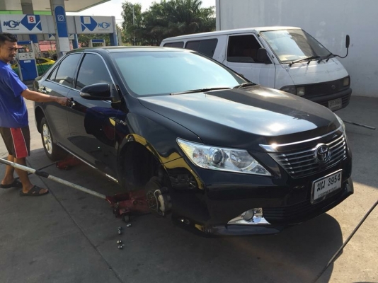 ยาง Continental 215 60 16 ปี17 มีให้เลือก3ชุด ดอกเต็ม ไม่มีปะ เนื้อนิ่มๆ ใช้ยาว ราคาไม่แพง