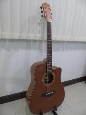 กีต้าร์โปร่งคอเว้า Kriens รุ่น KD-160CN ไม้มะฮอกกานีทั้งตัว มือสอง สภาพใหม่ แถมกระเป๋า กีต้าร์โปร่งคอเว้า Kriens รุ่น KD-160CN ไม้มะฮอกกานีทั้งตัว มือสอง สภาพใหม่ แถมกระเป๋า