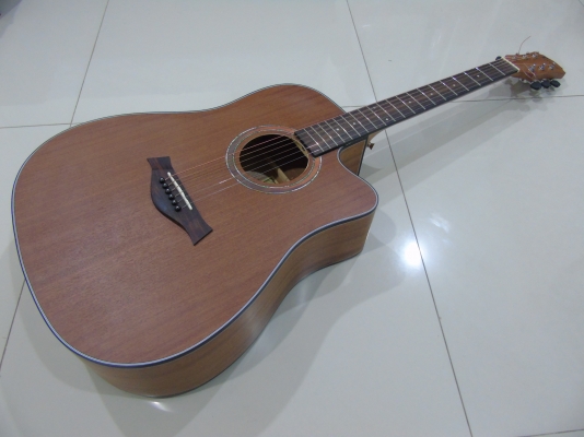 กีต้าร์โปร่งคอเว้า Kriens รุ่น KD-160CN ไม้มะฮอกกานีทั้งตัว มือสอง สภาพใหม่ แถมกระเป๋า กีต้าร์โปร่งคอเว้า Kriens รุ่น KD-160CN ไม้มะฮอกกานีทั้งตัว มือสอง สภาพใหม่ แถมกระเป๋า