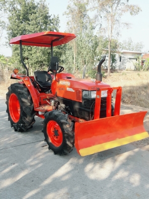 ขายรถไถL3408DTสภาพพร้อมใช้งานมาพร้อมกับอุปกรดันหน้าผาน5หลังเครืองเกียรดีๆไฮโลลิกแจ๋วเล่มทะเบียนพร้อมโอนเลยครับ