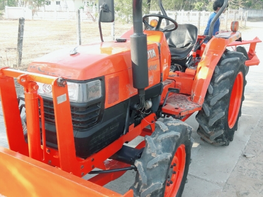 ขายรถไถL3408DTสภาพพร้อมใช้งานมาพร้อมกับอุปกรดันหน้าผาน5หลังเครืองเกียรดีๆไฮโลลิกแจ๋วเล่มทะเบียนพร้อมโอนเลยครับ