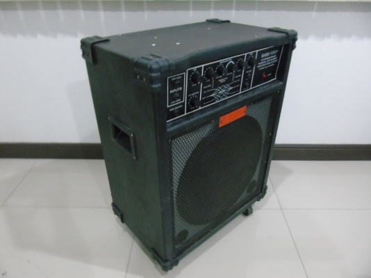 ตู้แอมป์เบส Rock รุ่น BASS 100P ดอก 15 นิ้ว กำลังขับ 120 วัตต์ พร้อมล้อ มือสอง สภาพดี ตู้แอมป์เบส Rock รุ่น BASS 100P ดอก 15 นิ้ว กำลังขับ 120 วัตต์ พร้อมล้อ มือสอง สภาพดี