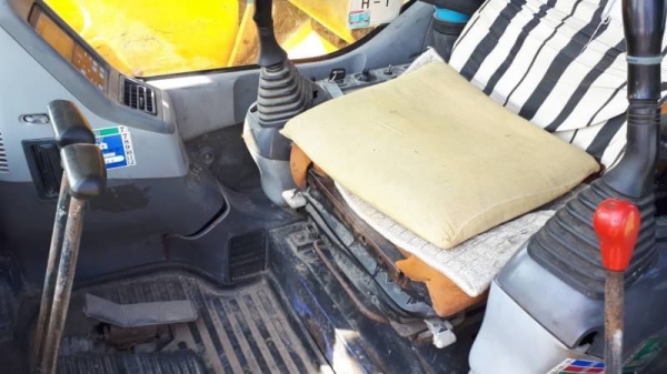 ขาย 795,000 KOMATSU pc 228 USLC พร้อมไลหัวเจาะใส่หัวเจาะได้เลย (ขนาดเท่า 200) สภาพเก่านอก 8,320 ชม.ไฟฟ้าครบ เครื่องดี ปั้มแรง เอวแน่น ช่วงล่างเต็ม เอกสารอินวอยทร์ รถสวยพร้อมใช้ รถอยู่ กทม. 090-772-3710 090-772-3708