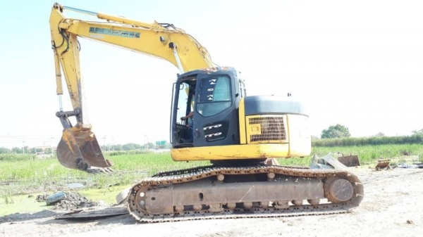 ขาย 795,000 KOMATSU pc 228 USLC พร้อมไลหัวเจาะใส่หัวเจาะได้เลย (ขนาดเท่า 200) สภาพเก่านอก 8,320 ชม.ไฟฟ้าครบ เครื่องดี ปั้มแรง เอวแน่น ช่วงล่างเต็ม เอกสารอินวอยทร์ รถสวยพร้อมใช้ รถอยู่ กทม. 090-772-3710 090-772-3708