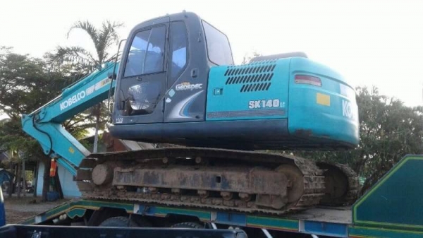 ขาย 1,490,000 KOBELCO sk 140-8 LC 11,000ชม.ไฟฟ้าครบ เครื่องดี ปั้มแรงมาก เอวแน่น ช่วงล่างแน่น แอร์หนาว เล่มทะเบียน รถสวยพร้อมใช้เอกสารพร้อมโอน รถอยู่ กาญจนบุรี 090-772-3710 090-772-3708