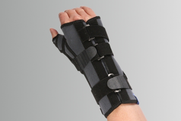 Firm support ใช้นิ้วหัวแม่มือและข้อมือ ข้างขวา