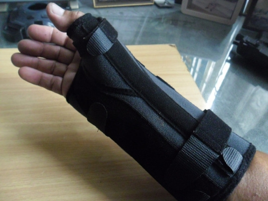 Firm support ใช้นิ้วหัวแม่มือและข้อมือ ข้างขวา
