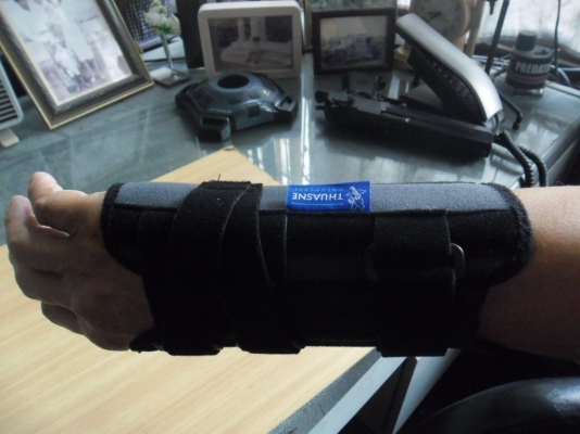 Firm support ใช้นิ้วหัวแม่มือและข้อมือ ข้างขวา