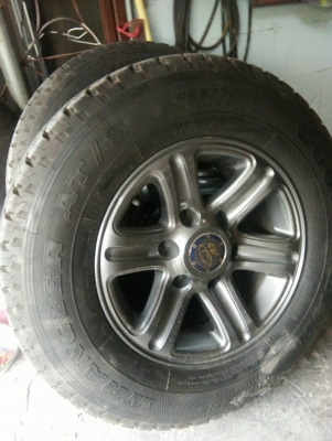 ล้อแม็ก15พร้อมยาง225 70 15ถูกๆ6500