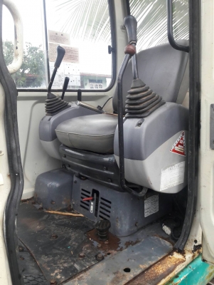 มาใหม่จ้า..KOMATSU PC30-7  เก่านอกแท้  เดิมๆๆ  มีลายแย๊ก...3,XXX  ชั่วโมง  เครื่องปั๊มดี  พร้อมใช้  โทร 089-3818694  ดวงนภา