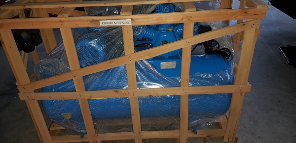 ปั้มลม 3 หัว มอเตอร์ 4 แรง ไฟ 220 v ถัง 200 ลิตร พร้อมใช้งาน ปั้มลม 3 หัว มอเตอร์ 4 แรง ไฟ 220 v ถัง 200 ลิตร พร้อมใช้งาน