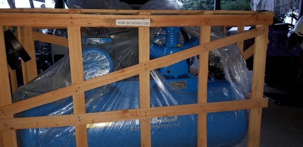 ปั้มลม 3 หัว มอเตอร์ 4 แรง ไฟ 220 v ถัง 200 ลิตร พร้อมใช้งาน