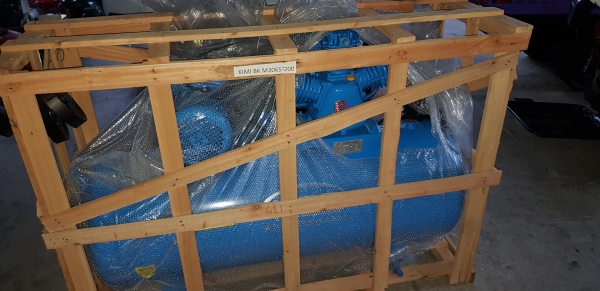 ปั้มลม 3 หัว มอเตอร์ 4 แรง ไฟ 220 v ถัง 200 ลิตร พร้อมใช้งาน ปั้มลม 3 หัว มอเตอร์ 4 แรง ไฟ 220 v ถัง 200 ลิตร พร้อมใช้งาน