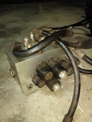 ขายชุดคอนโทรลปั้มรถโฟลค์ลิฟท์CROWN12000บาทโทร0643130366