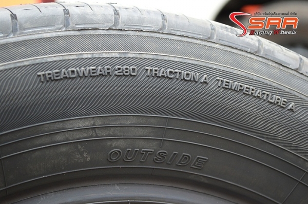 YOKOHAMA ADVAN dB decibel V551 215/60R16 เส้นละ 3,900 บาท